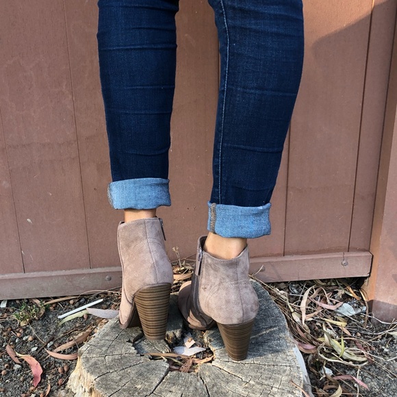 LAST1♥️ Suede Western Stacked Heel Booties - Picture 7 of 7